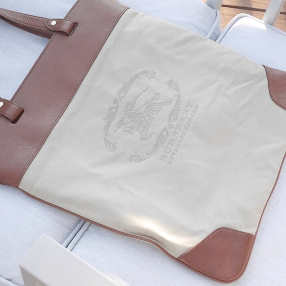 Authentic Burberry Stonewell Canvas Tote *Mint Condition* - Picture 3 of 13